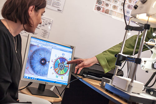 Iridoscopia detecteaza nivelul actual de sanatate si eventuale predispozitii spre boala